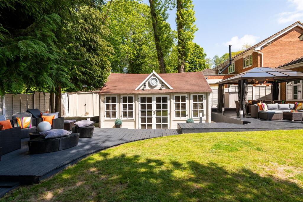 Woodlands garden9.jpg