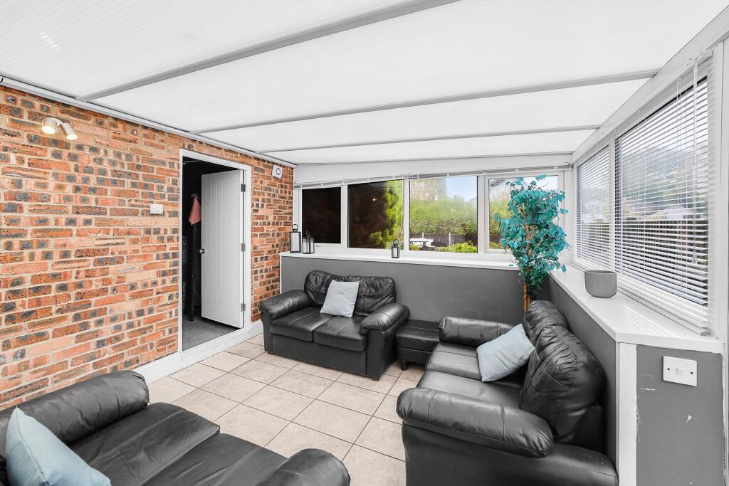 Garden Room with Hot Tub