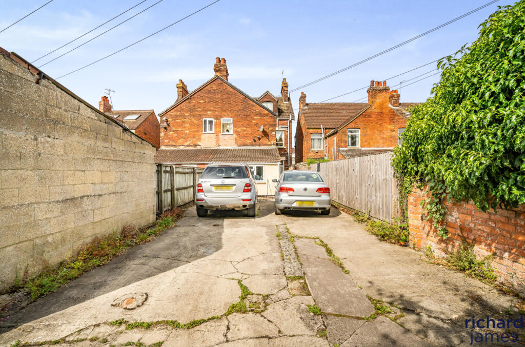 4f9b7e66-121a-47b...