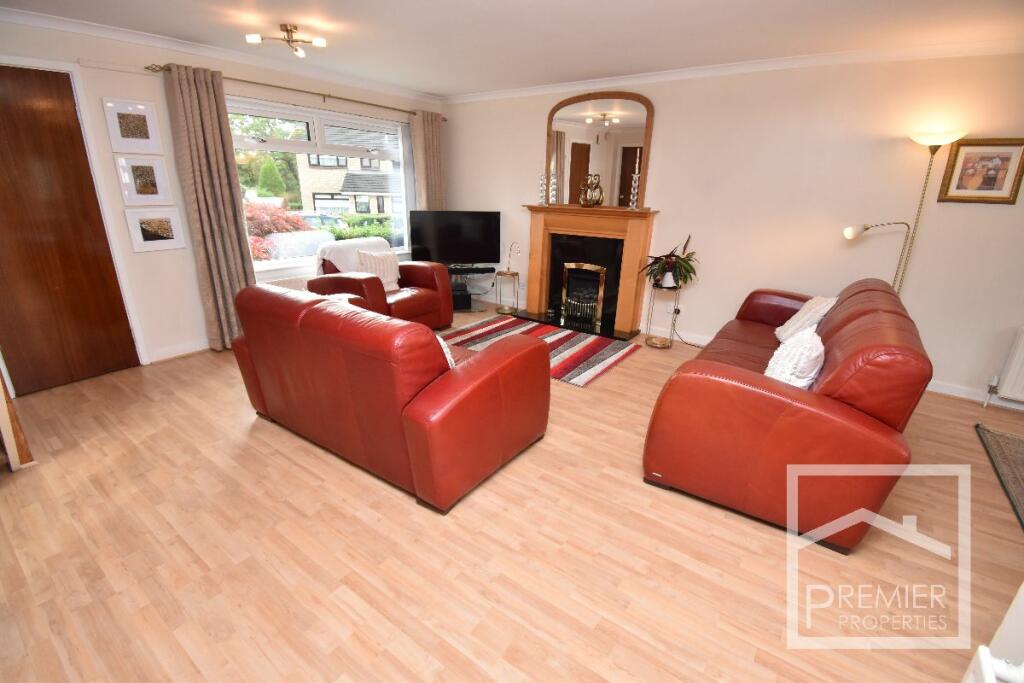 Lounge/Dining Area