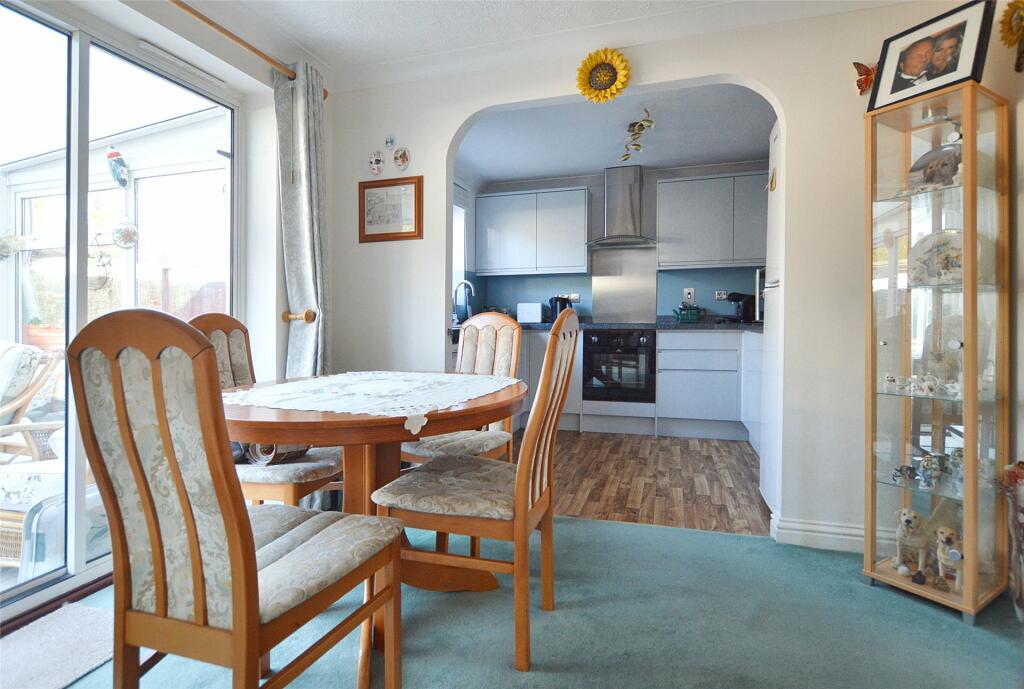Kitchen &amp; Dining Rm