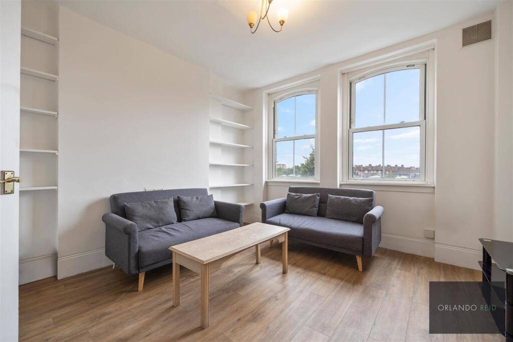 Flat 31, Victoria House SW8 1QT-1.jpg