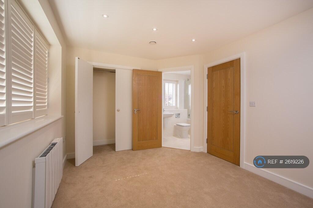 Master Ensuite Bedroom