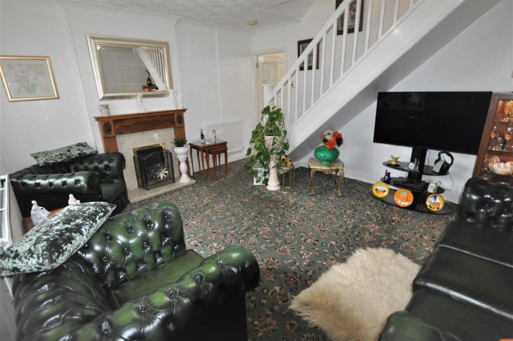 Lounge2.JPG