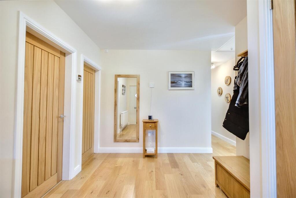 Entrance Hall_1.jpeg