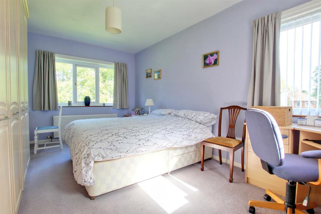 BEDROOM 2 (SIDE)