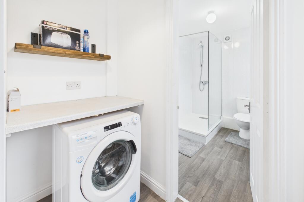 CAM03162G0-PR0296-STILL006