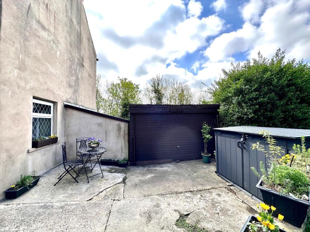 GARAGE