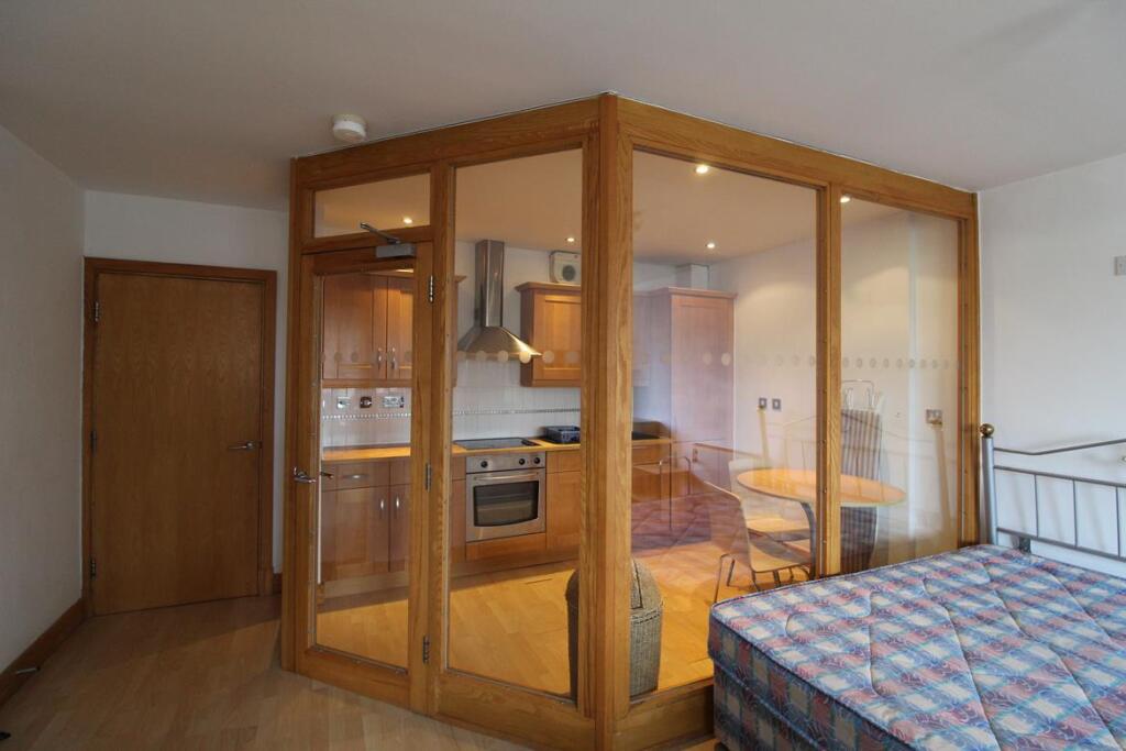 Lounge/ Kitchen 1