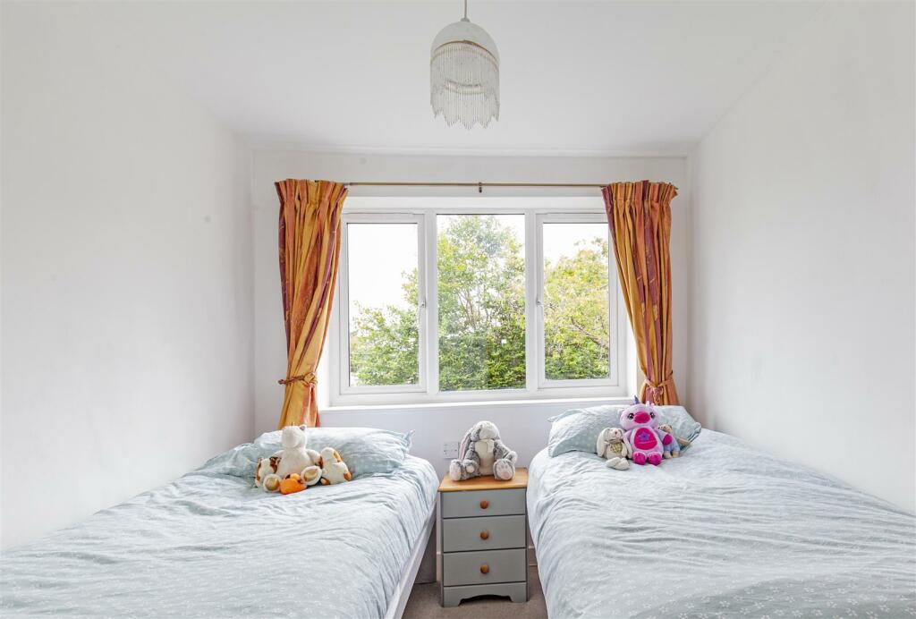 Bedroom 2-1.jpg