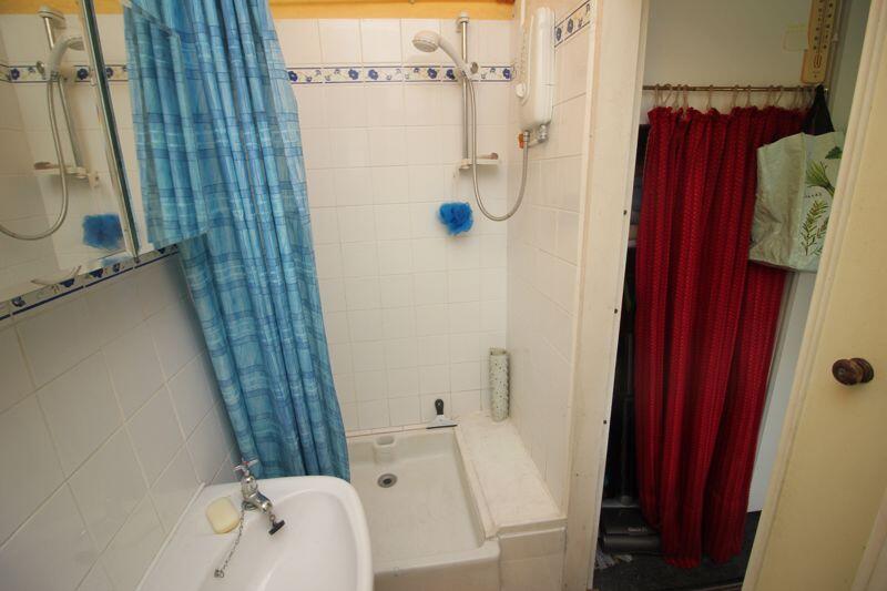 shower room rear