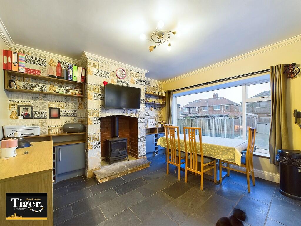 CAM02176G0-PR0419...