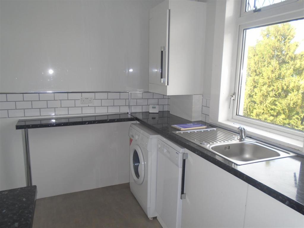 11SeymourAvenueKitchen1.JPG