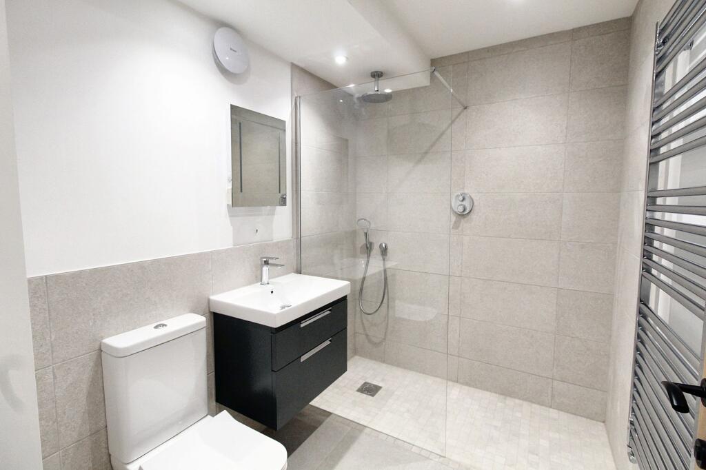 Jack and Jill En-suite