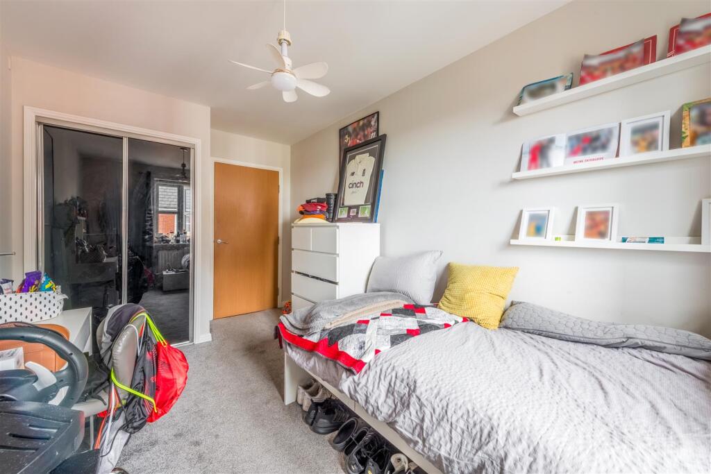 Flat 11 Penzance House-16.jpg