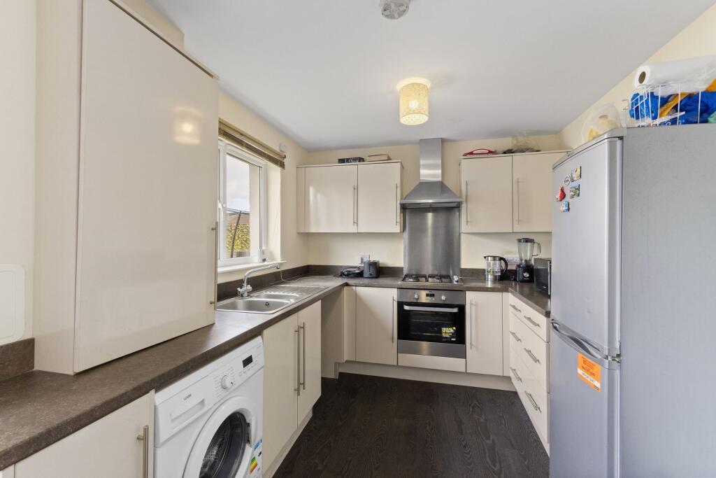 Kitchen / Dining Area