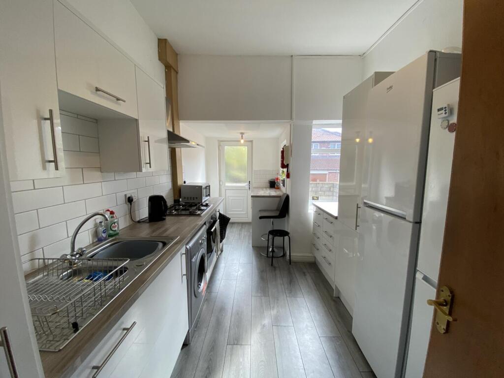 12ag.kitchen.JPG