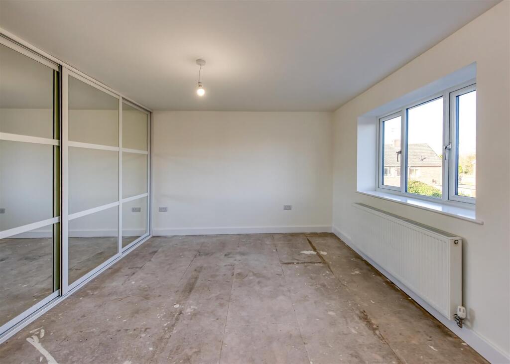 3 Yew Tree Lane-bed1b.jpg