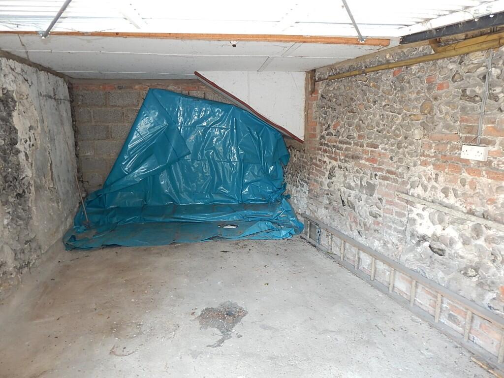 22  Medium  T202508071430.jpg