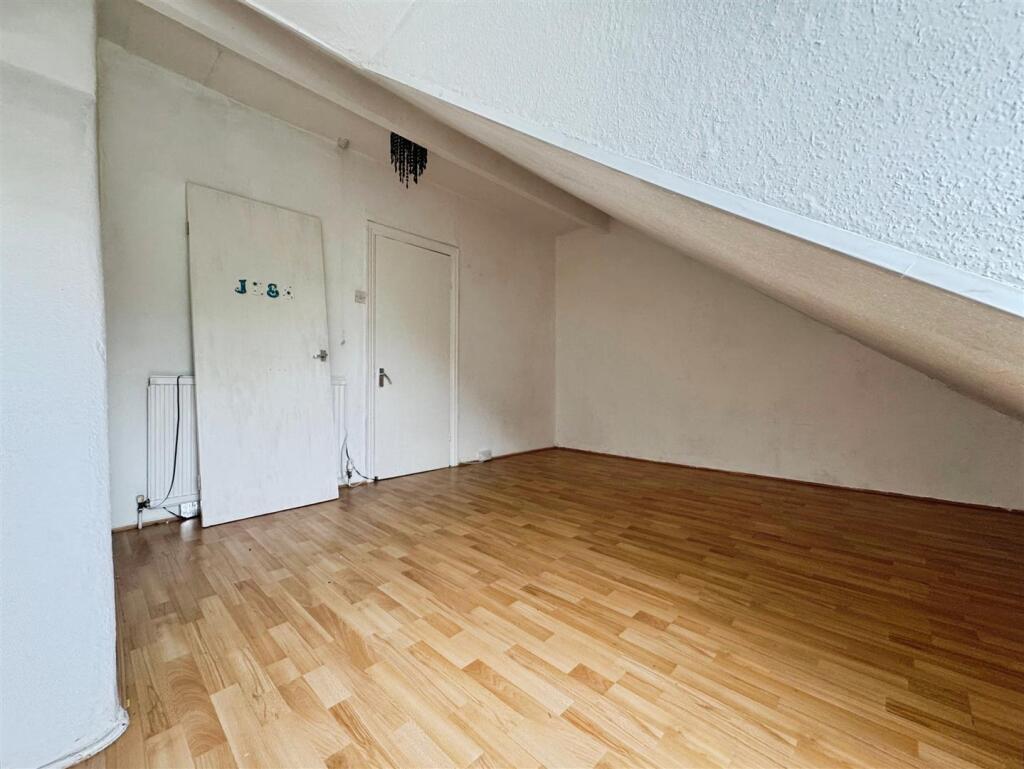 621cae66--4D50-93C8-585111483091-12865-00000540009