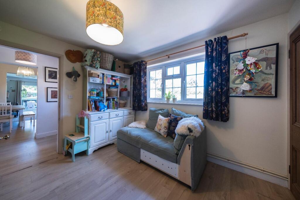 3 Manor Cottages-002.JPG