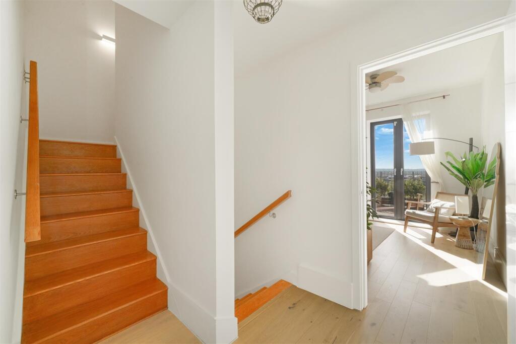 18 Maurice Browne Avenue - aT6IQjh4PqzuDniDzfvV.jp