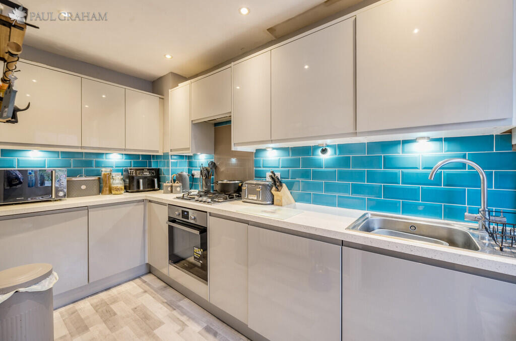 e42292e3-4cf4-431...