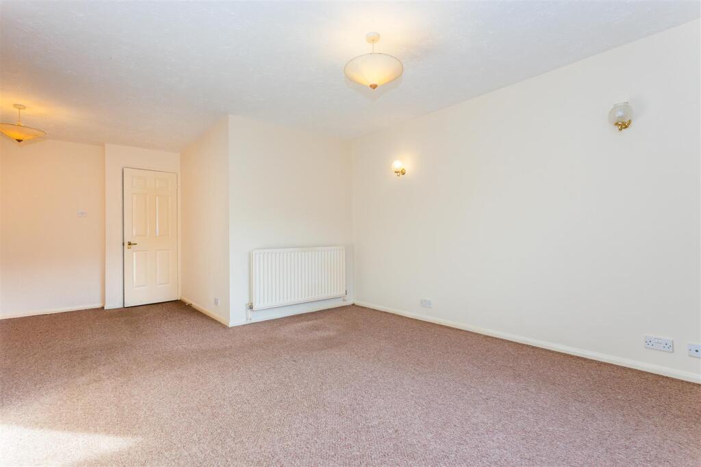 Living Dining Room2.jpg