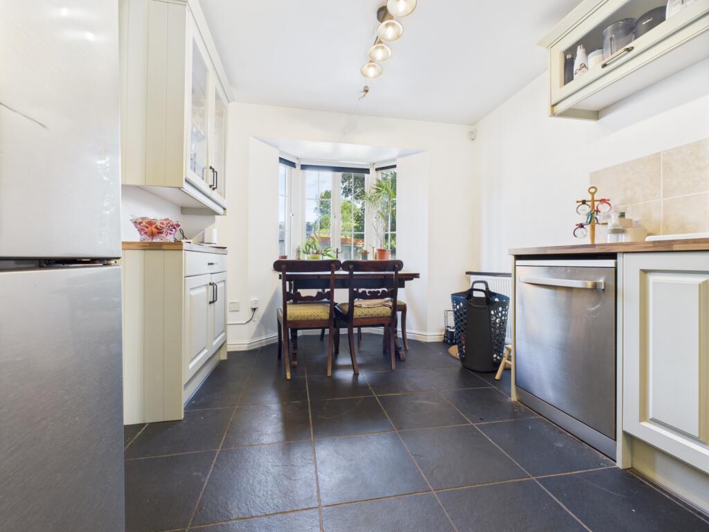 CAM03729G0-PR0091-STILL006