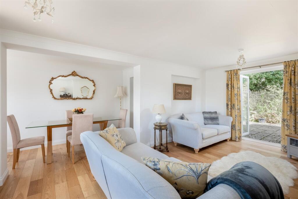 6 Church Close, Charlbury-2.jpg