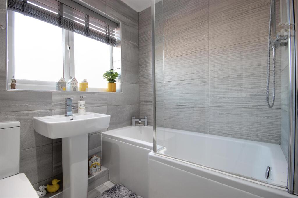 BATHROOM/W.C.