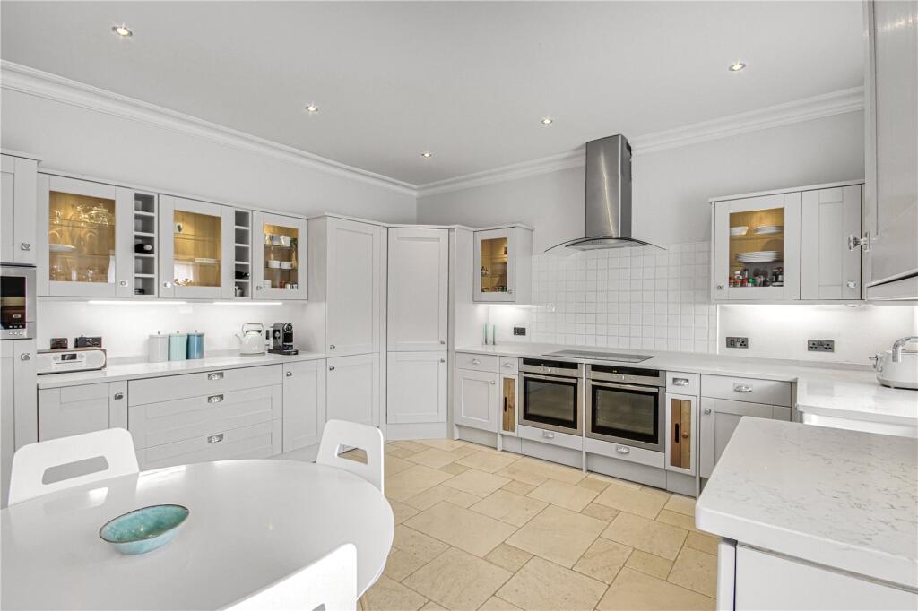 Kitchen/Breakfast Rm