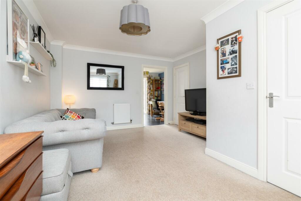 6 Marigold Way-7.jpg