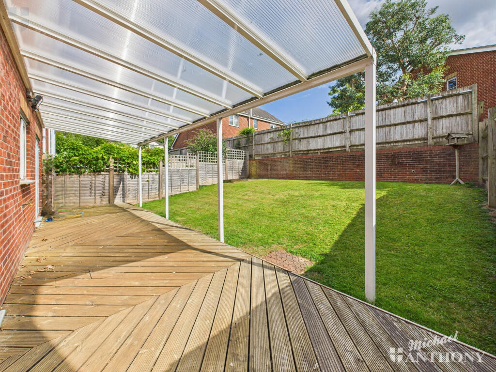 CAM03852G0-PR0378-STILL024