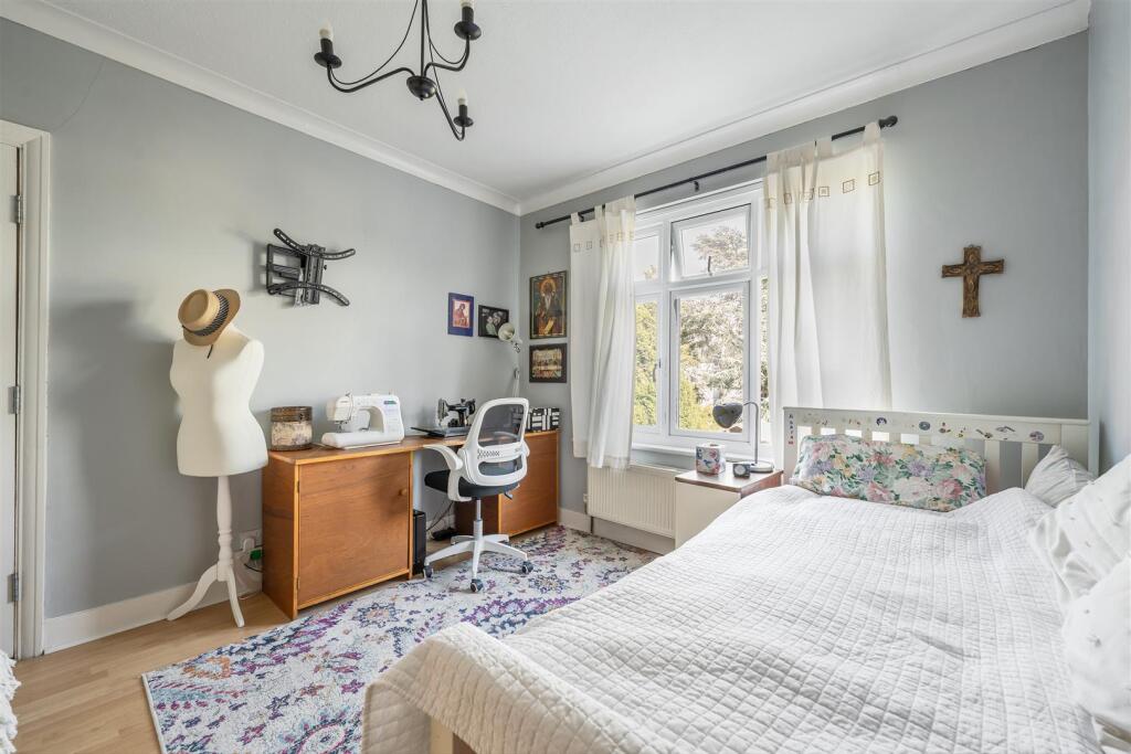 Grenville Gardens, IG8