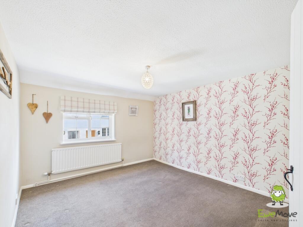 CAM03778G0-PR0198-STILL019