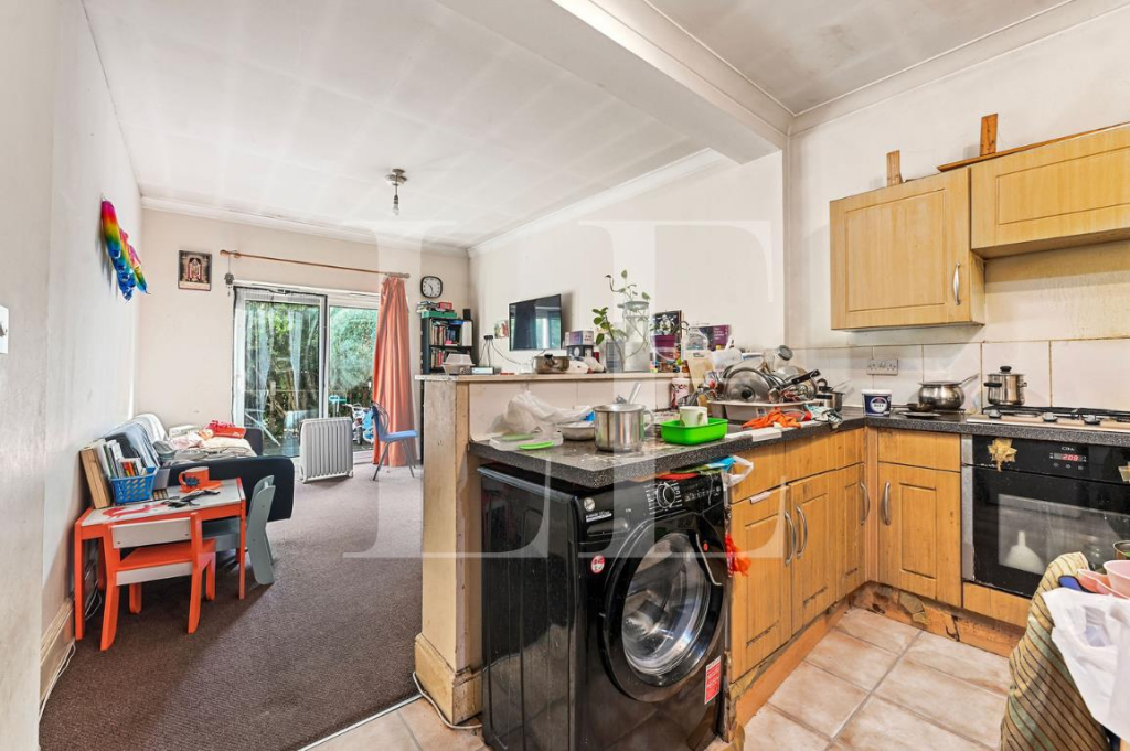 47 Westrow Gdn (5).png