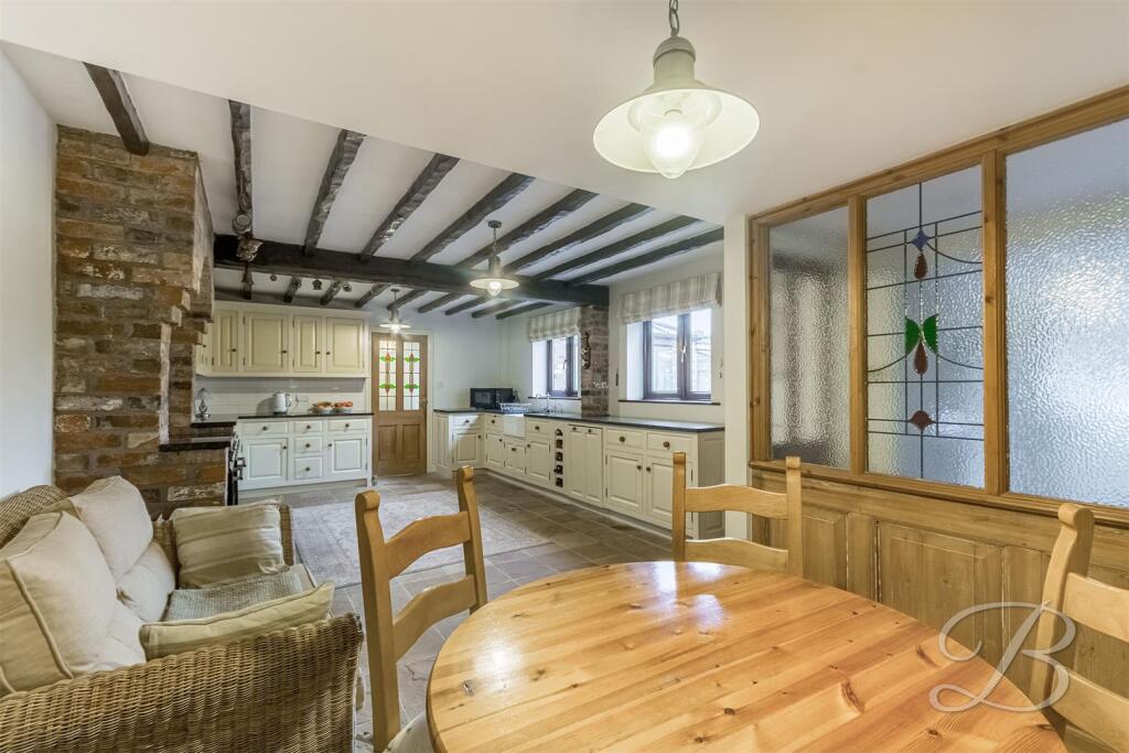 Kitchen/Dining
