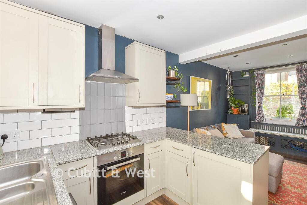 Lounge/ Kitchen