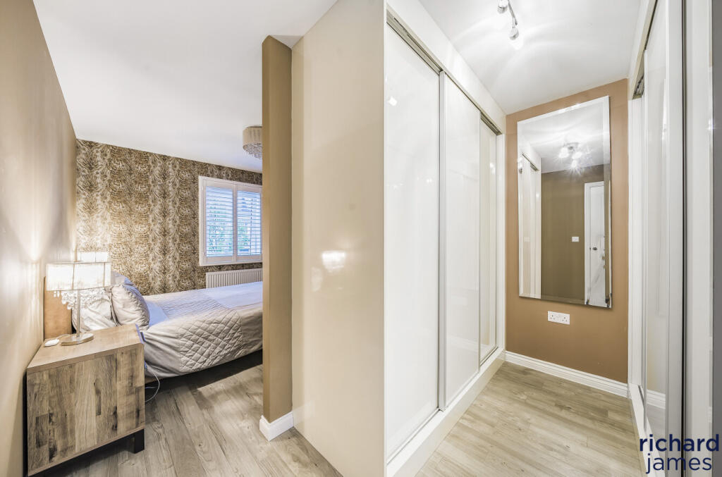 2d610d8f-e52c-4a4...