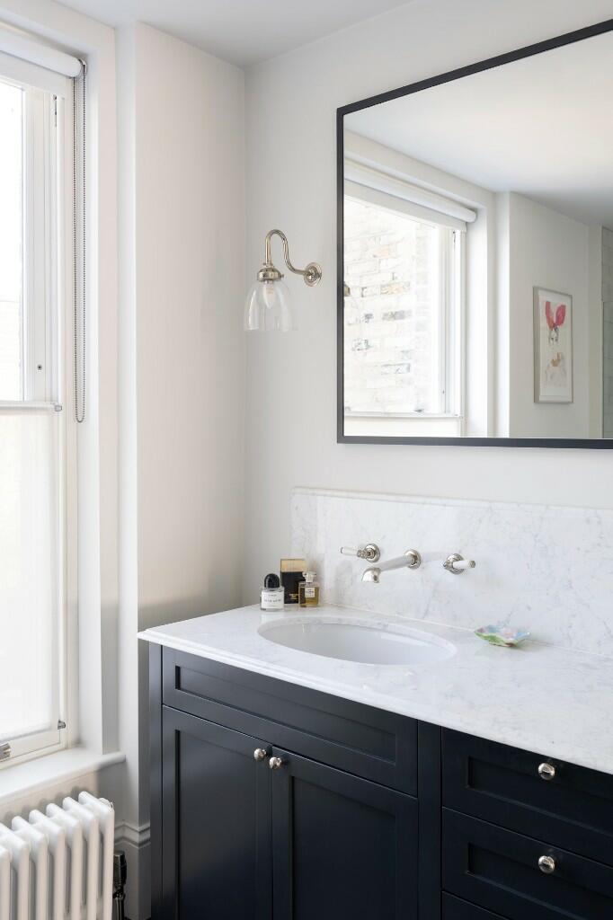 Principal bathroom