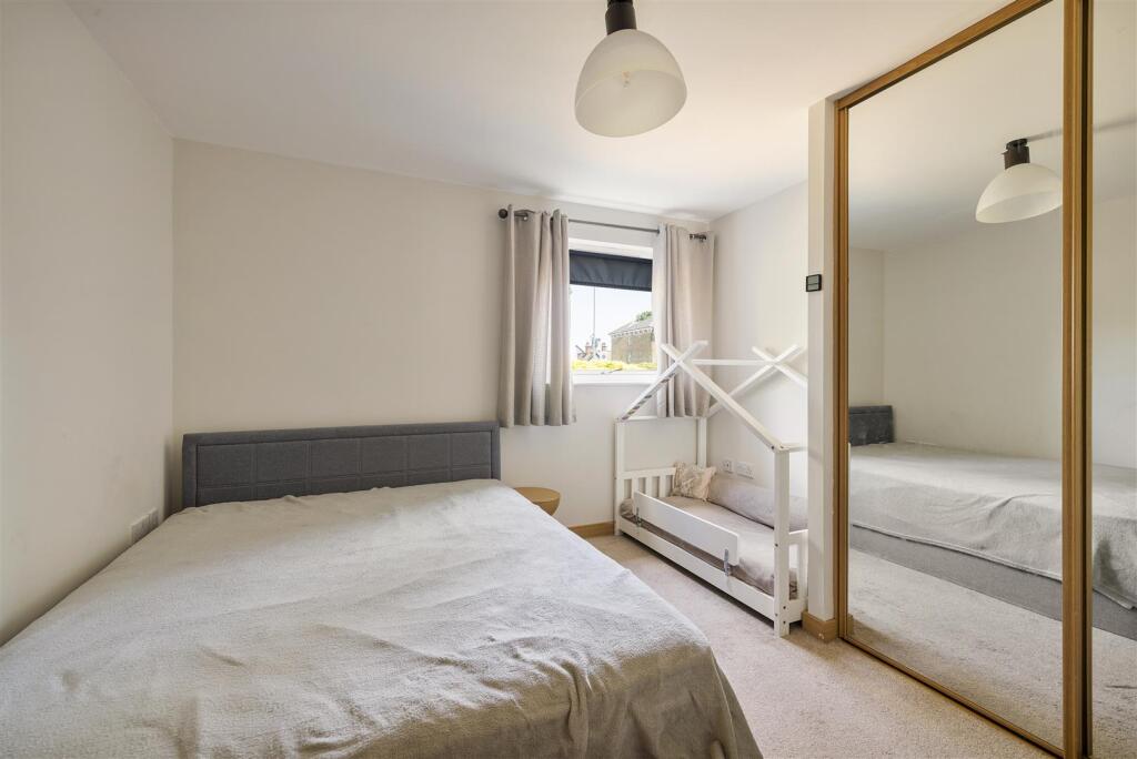 Mornington Road, IG8