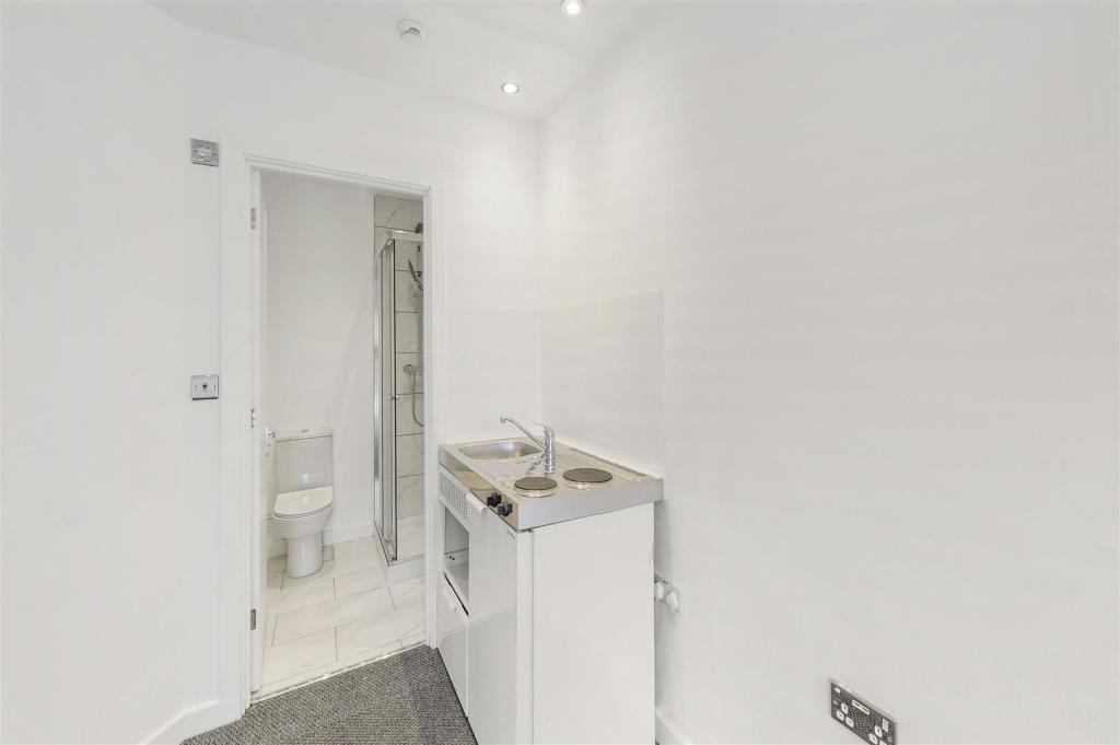 Flat 2 35 Bamford Avenue - LPI1hk9SxlzrtAVe9AaT.jp
