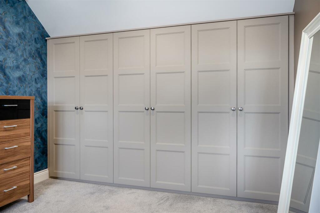 8593312-interior41.jpg