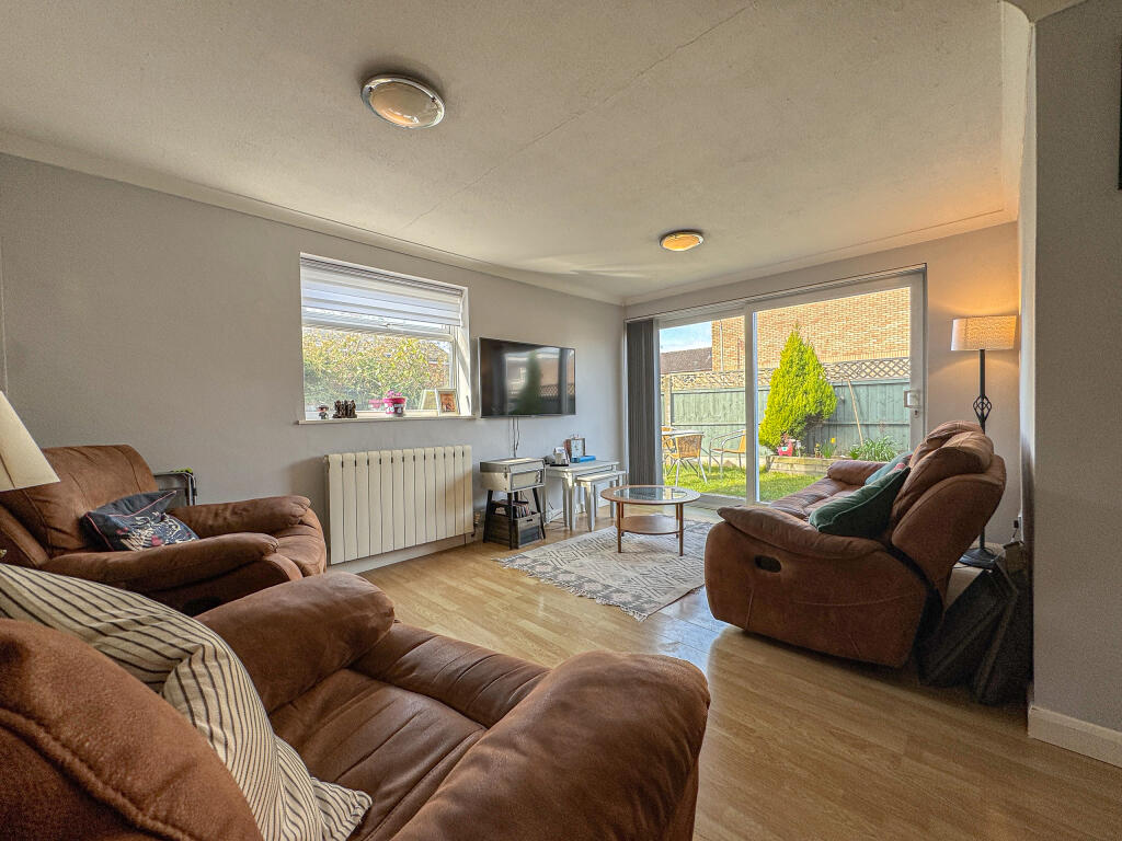 Living Room (2)