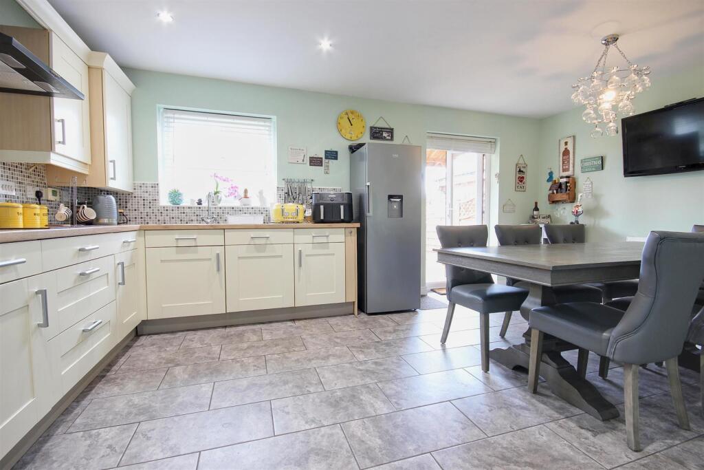 Ashcourt Drive, Hornsea (7).jpg