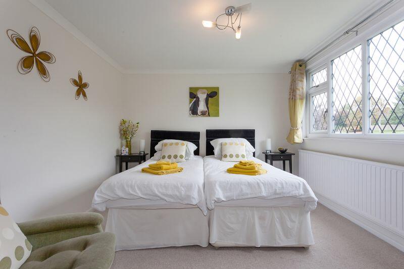 BEDROOM 4