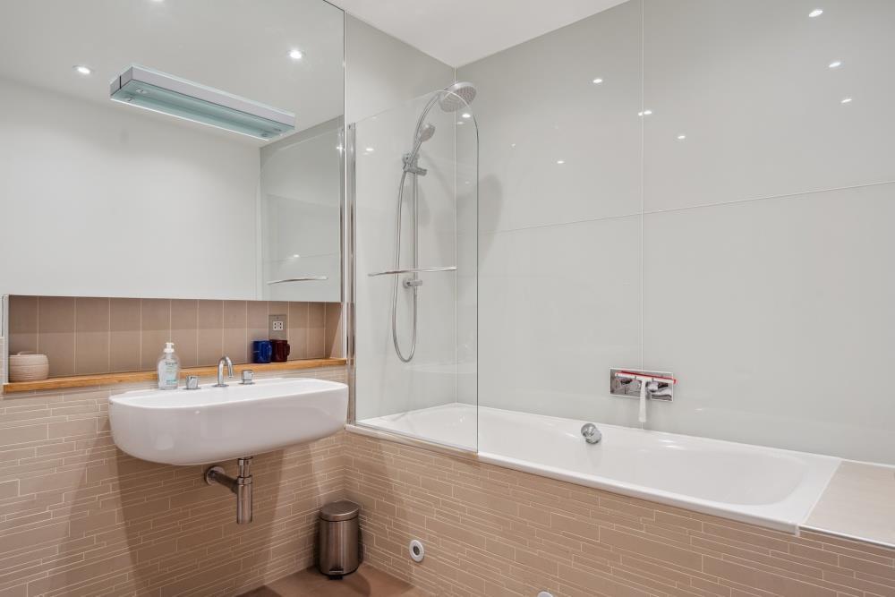 family bathroom.jpg