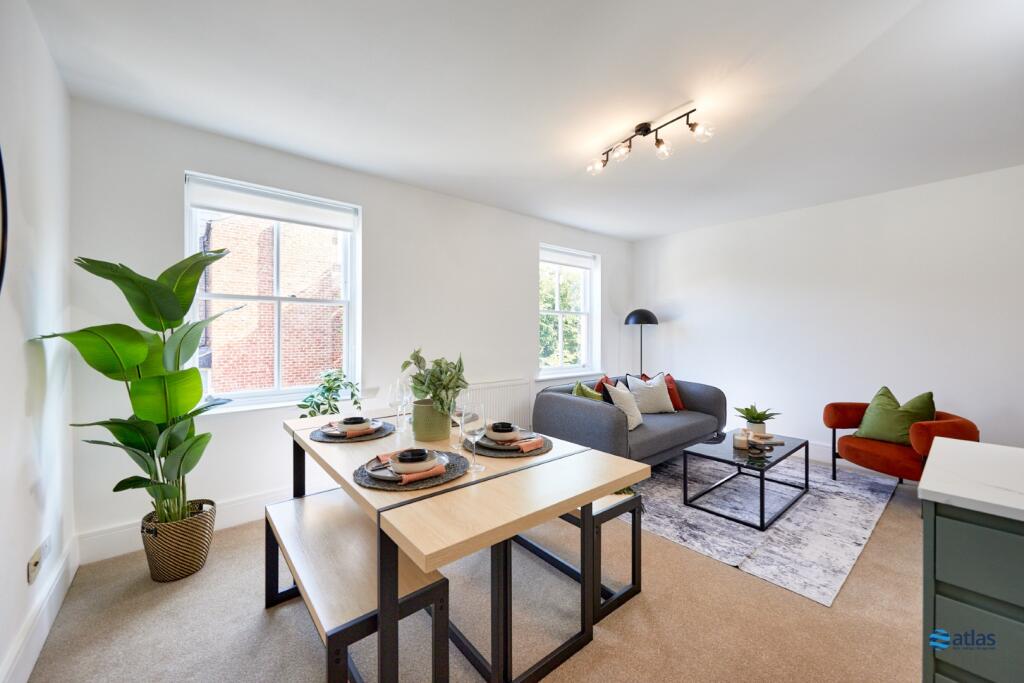 Lounge/Kitchen