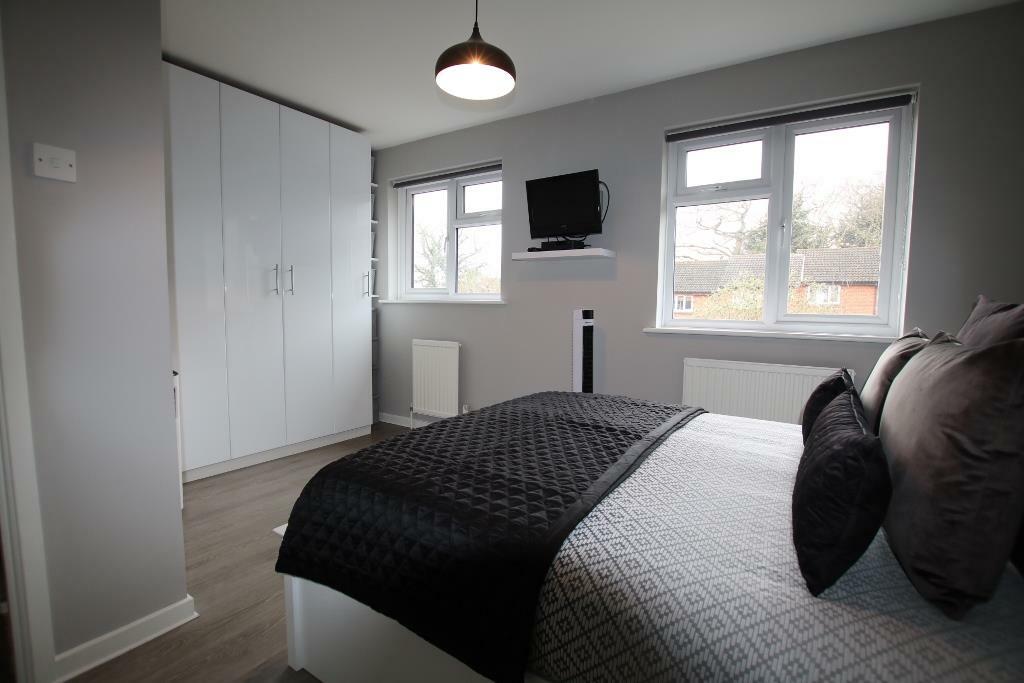 main bed 2.JPG